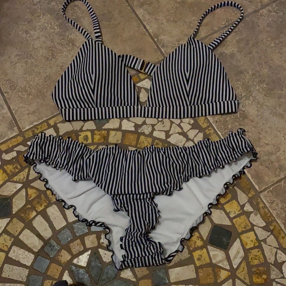 Hollister bathing suit
